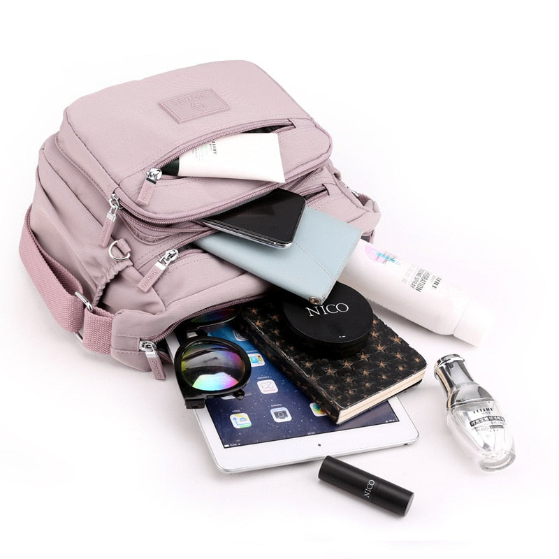 Bolsa Compacta Resistente à Água e Fechamento em Zíper